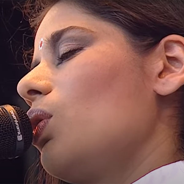 Sheila Chandra Singing, head shot WOMAD 92